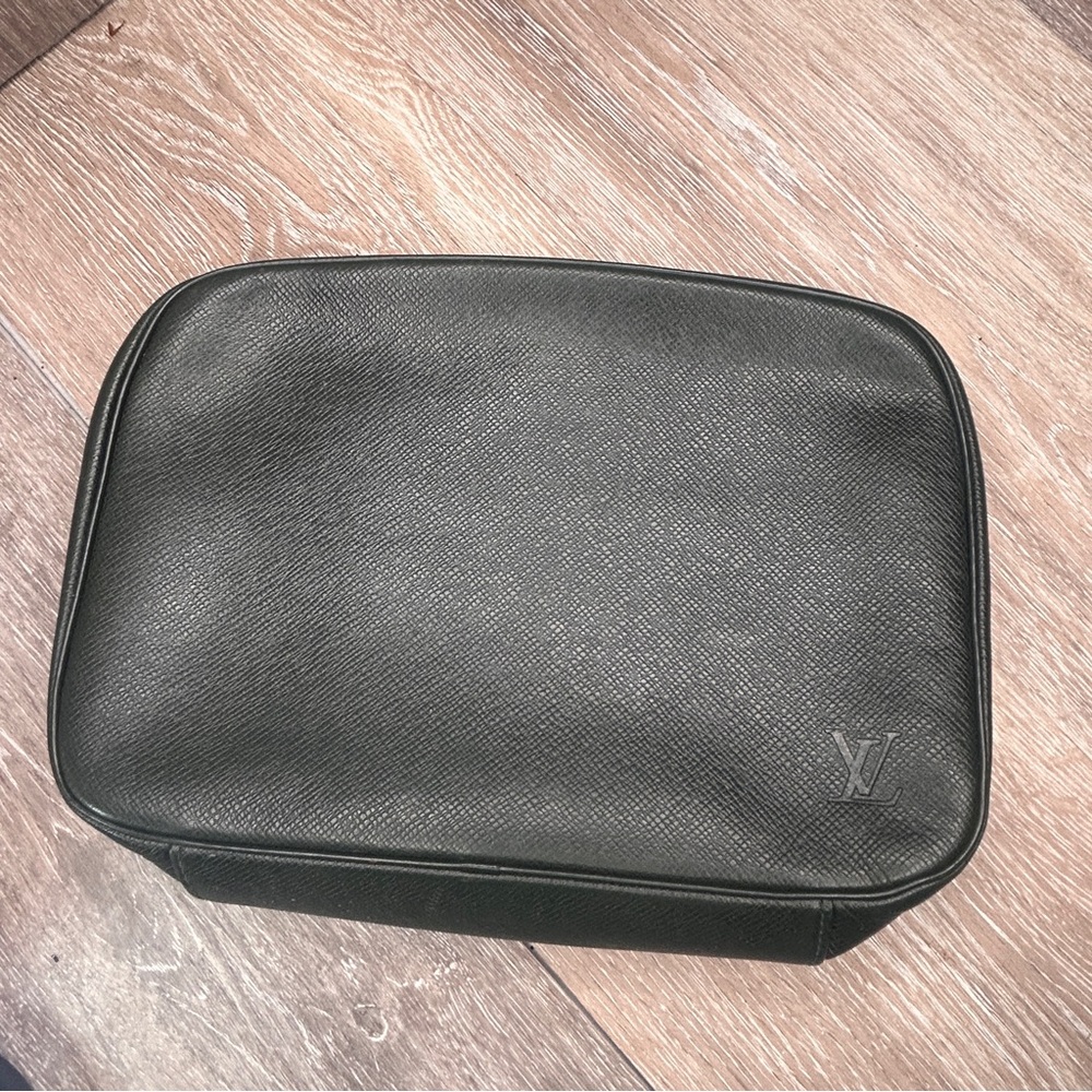 Louis Vuitton Taiga Leather Toiletry Pouch –Authentic, Made in Spain w/COA - Picture 14 of 16